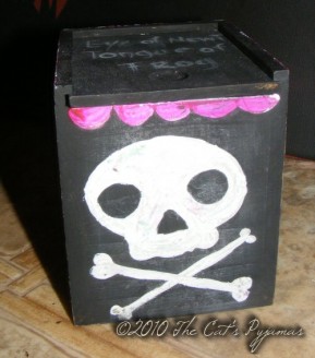 Skull box
